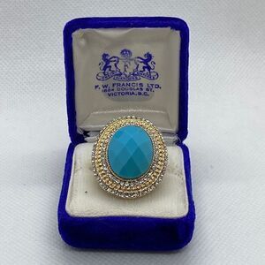 💛 Gold Tone Turquoise & Rhinestone Ring